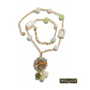 Collana con  ciondolo "fiore in ceramica"