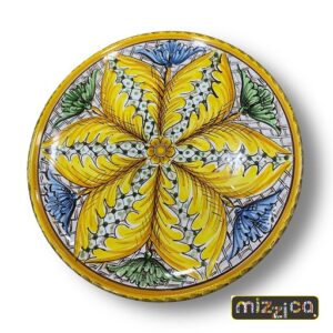 Piatto in ceramica di Caltagirone.