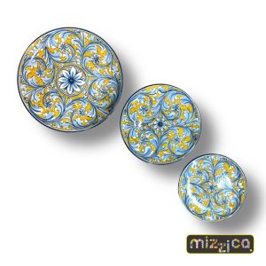 Piatti in ceramica di Caltagirone dipinti a mano – Tonalità azzurro